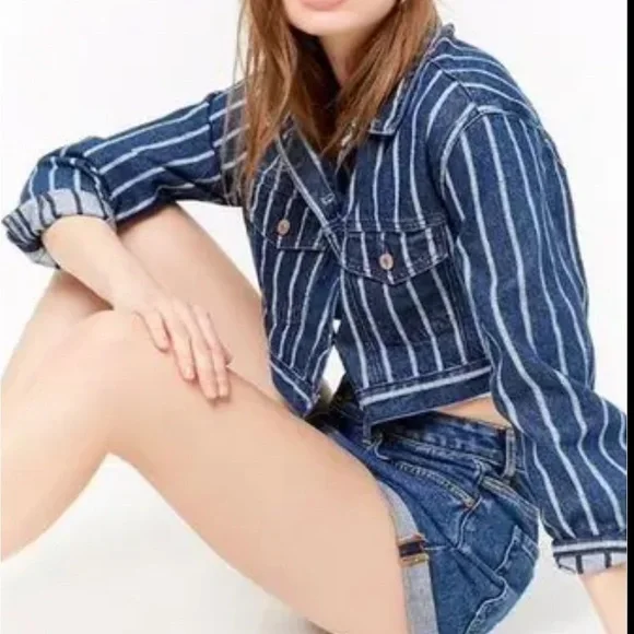 Forever 21 White Pinstripe Striped Cropped Denim Jacket - Picture 2 of 13